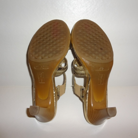 A2 by Aerosoles Stacked Heel Sandals - Picture 6 of 6
